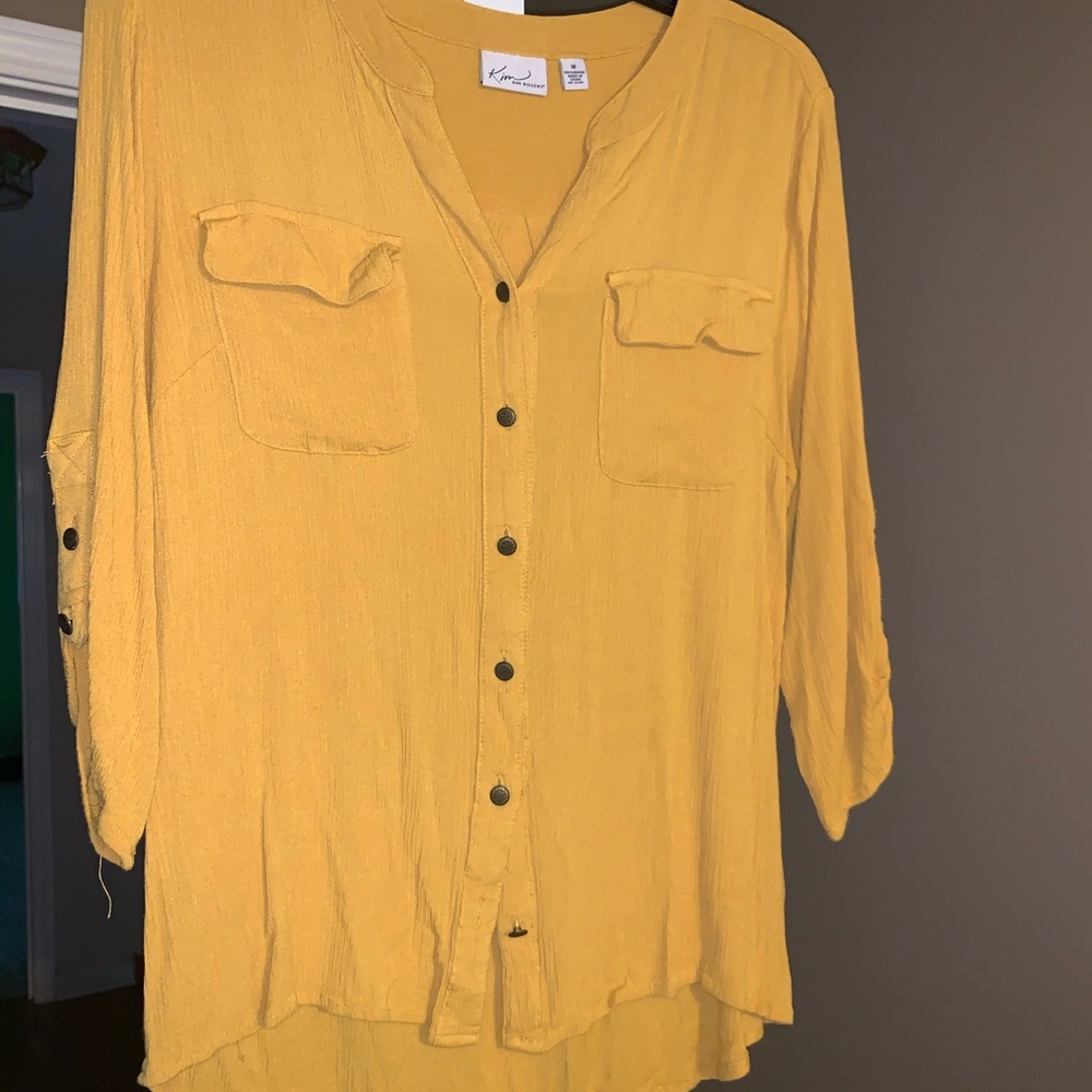 yellow blouse